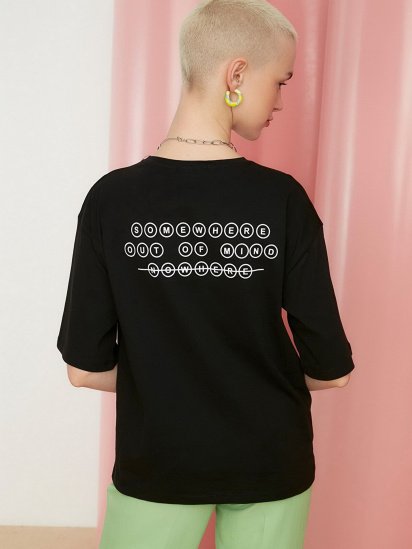 Футболка Trendyol модель TWOSS22TS0852/Siyah — фото - INTERTOP