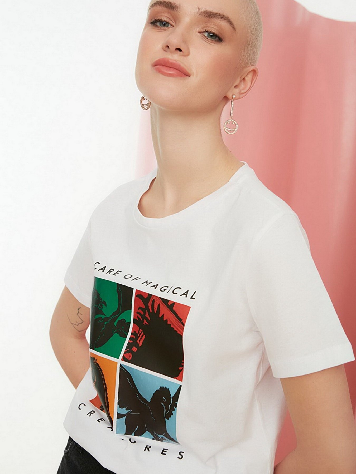 Футболки и поло Trendyol модель TWOSS22TS0045/Beyaz Фото