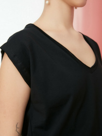 Футболка Trendyol модель TWOSS22TS0519/Siyah Фото