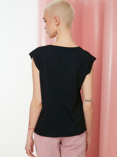 Футболка Trendyol модель TWOSS22TS0519/Siyah — фото - INTERTOP