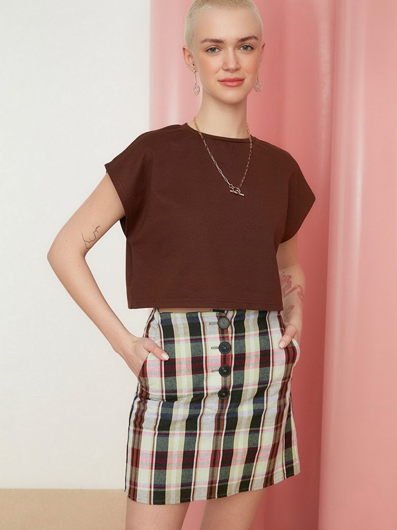 Футболка Trendyol модель TWOSS22TS0694/Kahverengi Фото