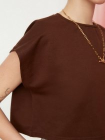 Футболка Trendyol модель TWOSS22TS0694/Kahverengi Фото
