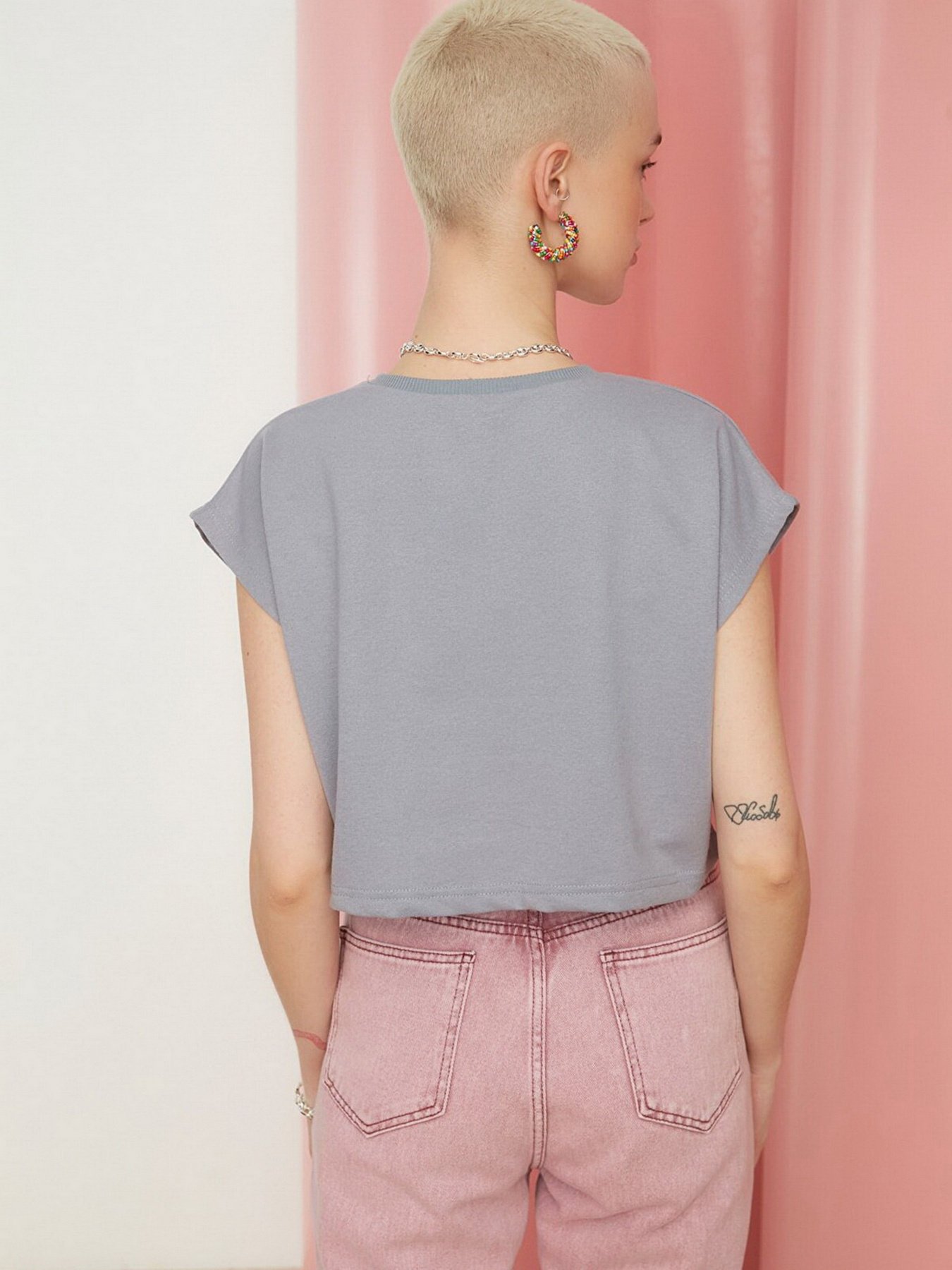 Футболка Trendyol модель TWOSS22TS0694/Gri Фото