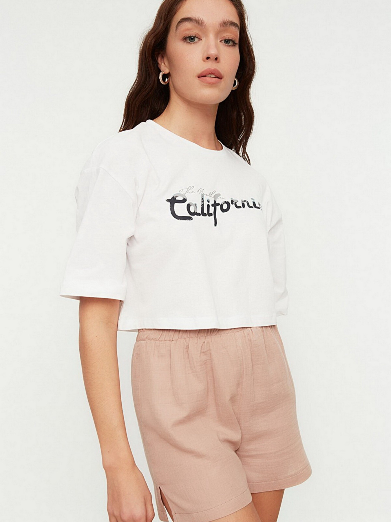 Футболка Trendyol модель TWOSS22TS0666/Beyaz Фото