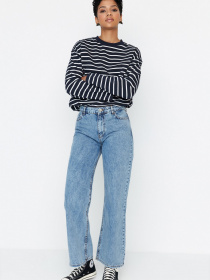 Широкие джинсы Trendyol Frayed Straight модель TCTSS22JE0044/Mavi Фото