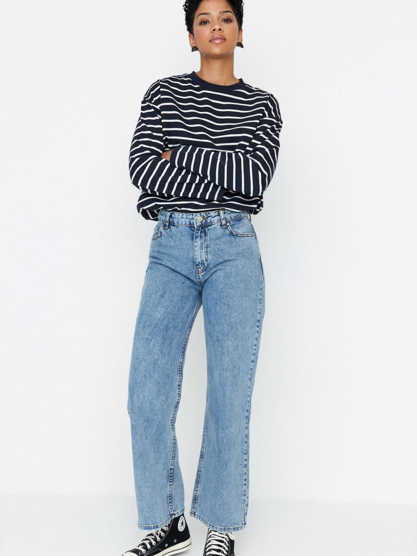 Широкі джинси Trendyol Frayed Straight модель TCTSS22JE0044/Mavi Фото