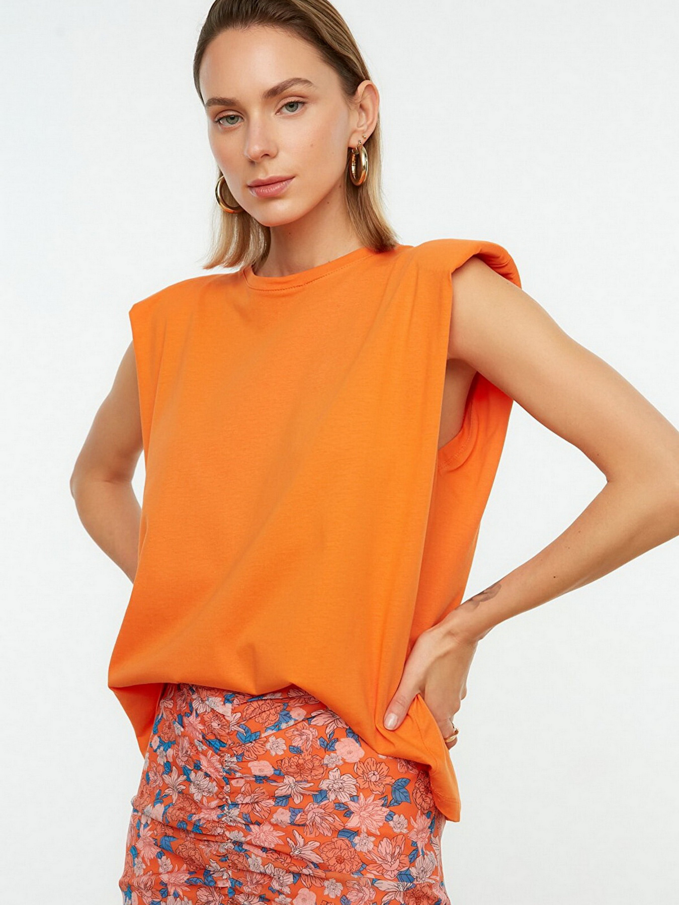 Футболка Trendyol модель TWOSS20TS0866/Turuncu Фото