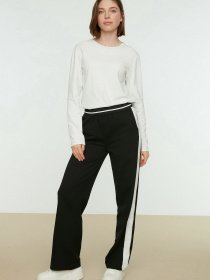 Спортивні штани Trendyol модель TCTSS22EI0006/Siyah Спортивні штани Trendyol модель TCTSS22EI0006/Siyah Фото