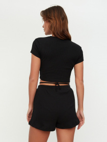 Футболки и поло Trendyol модель THMSS22BZ1089/Siyah Фото