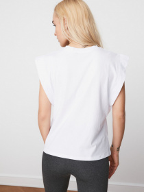 Футболки і поло Trendyol модель TWOSS20TS0021/Beyaz Фото