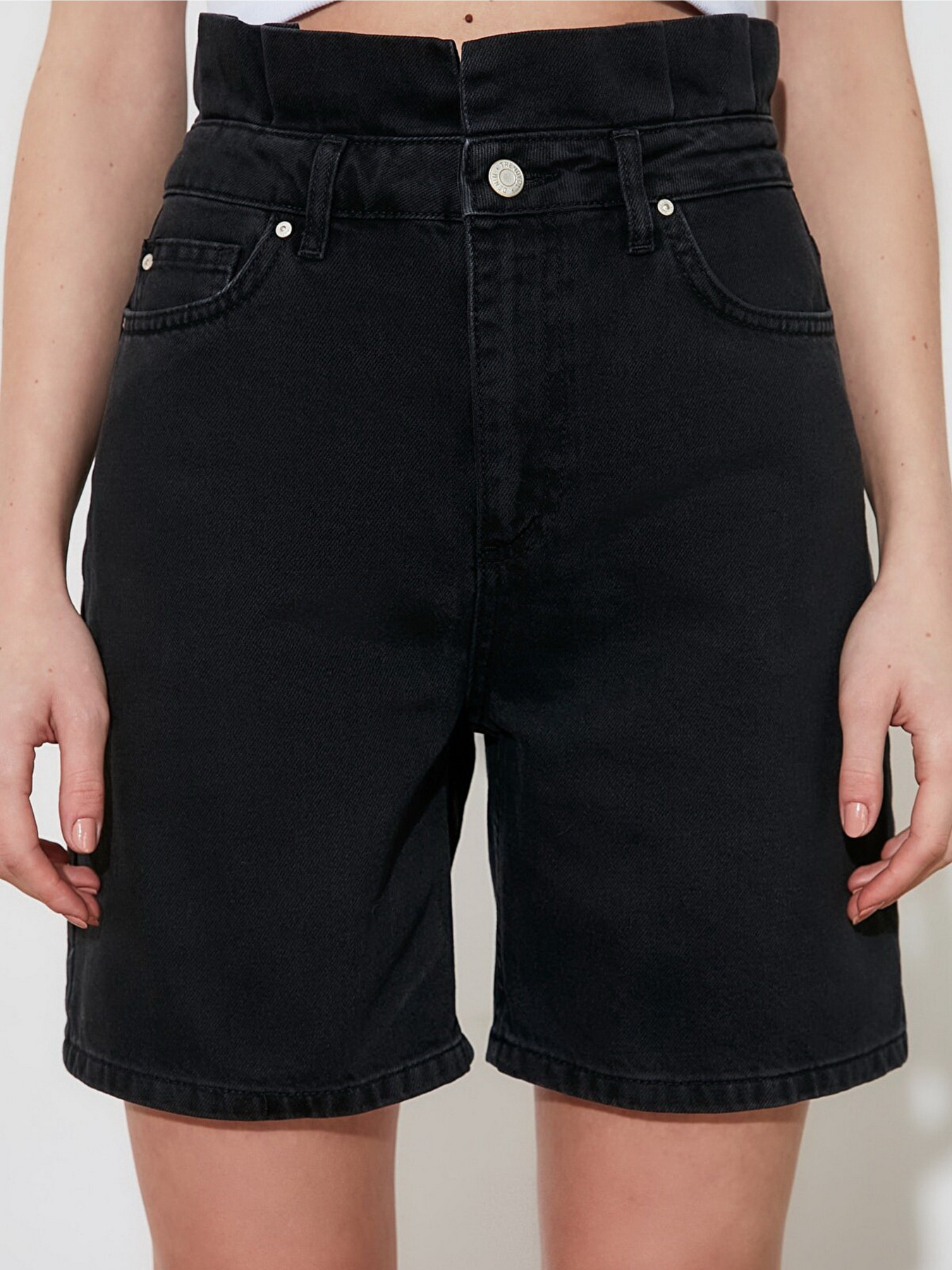 Шорти Trendyol модель TWOSS21SR0512/Siyah Фото