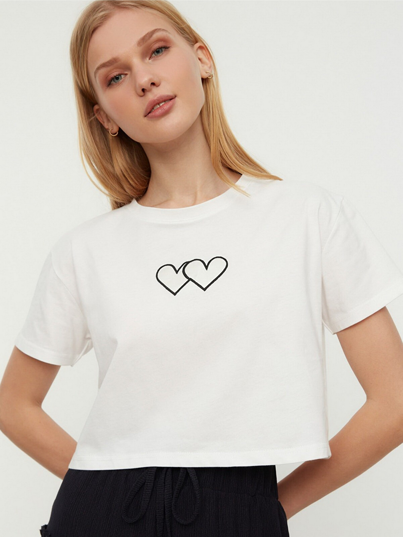 Футболки и поло Trendyol модель TWOSS22TS0685/Beyaz Фото