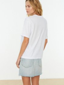 Футболки и поло Trendyol модель TWOSS22TS0957/Beyaz Фото