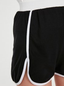 Шорти Trendyol модель THMSS22SR0272/Siyah-Beyaz Фото