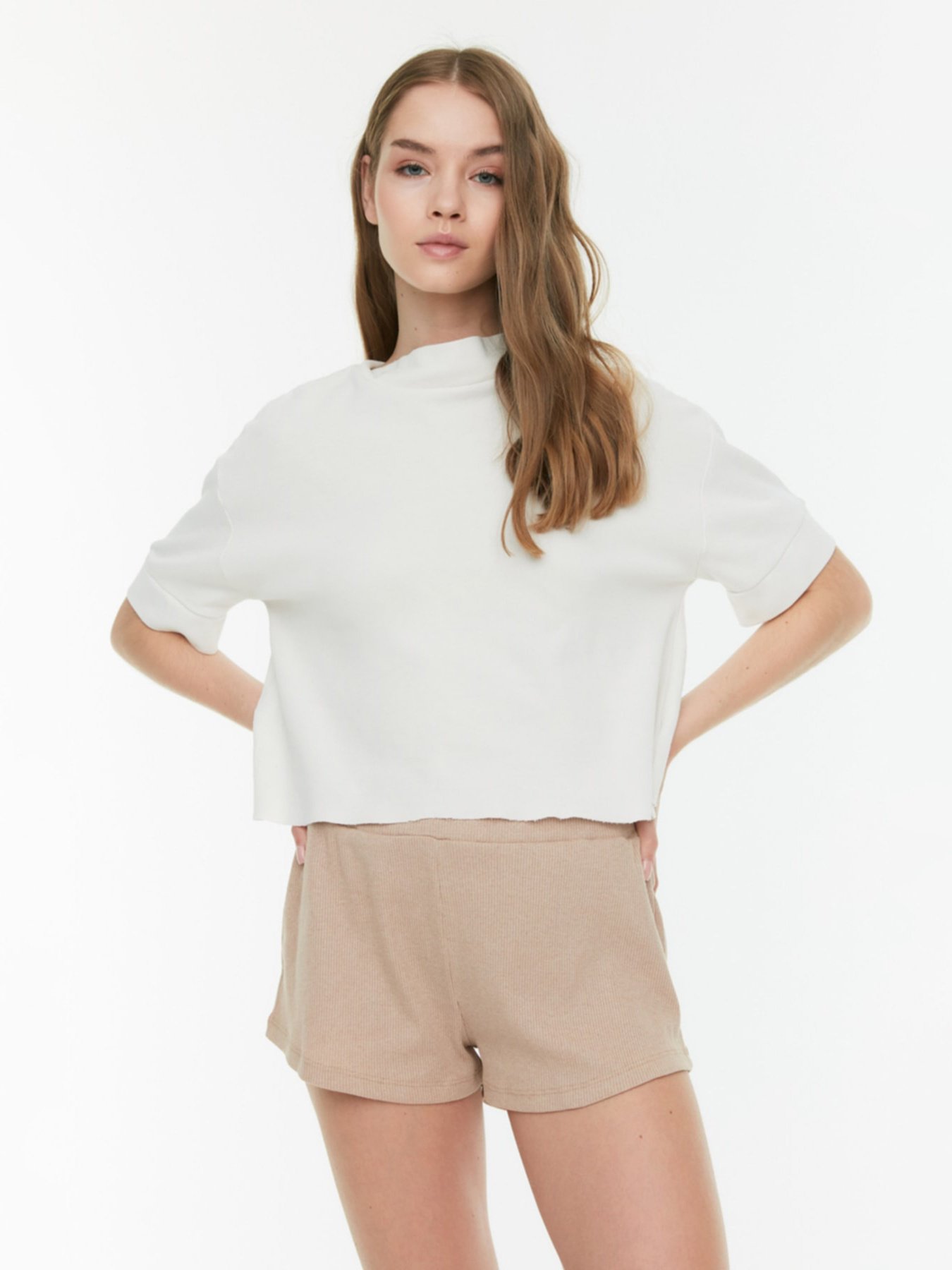 Шорты Trendyol модель THMSS22SR0380/Bej Фото