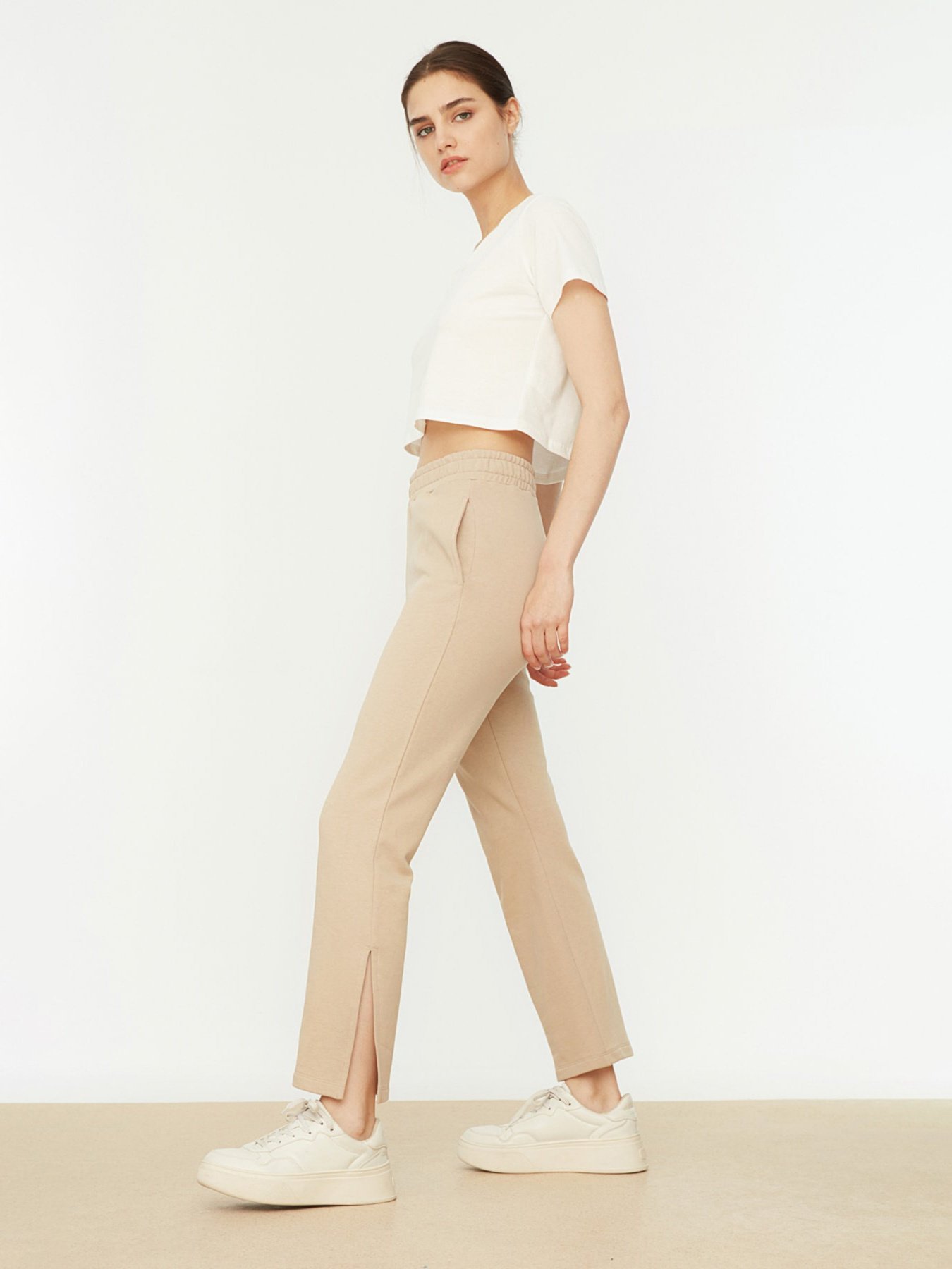 Штани спортивні Trendyol модель TWOAW22EA0295/Tas Фото