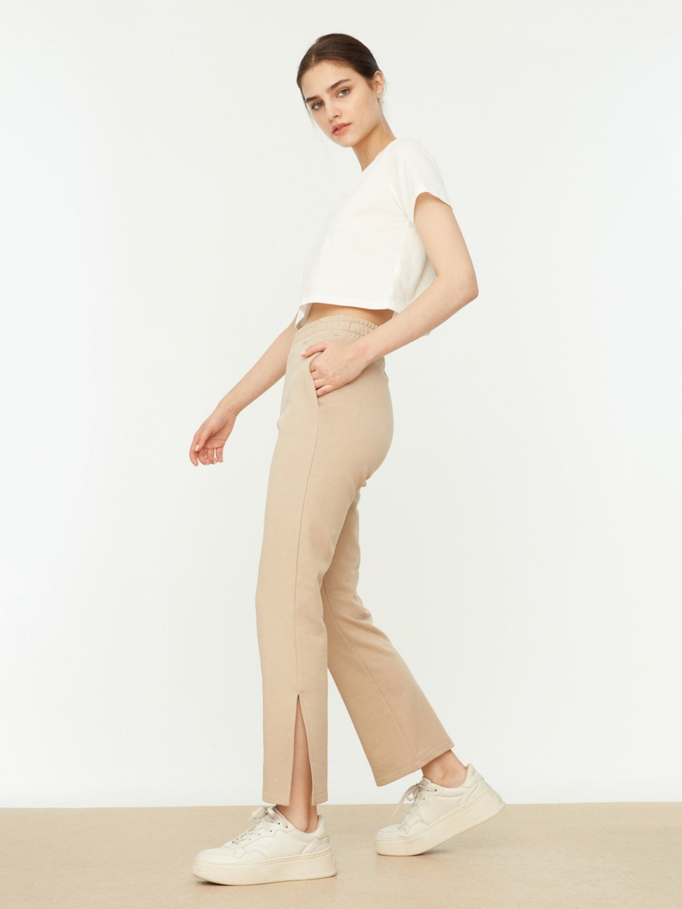 Штани спортивні Trendyol модель TWOAW22EA0295/Tas Фото