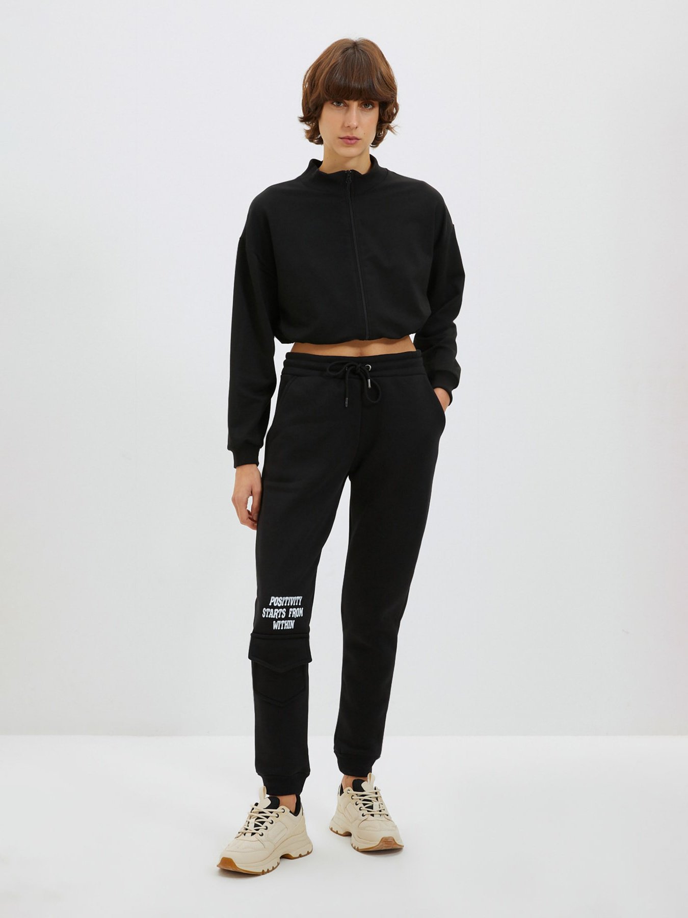 Штаны спортивные Trendyol модель TWOAW22EA0633/Siyah Фото