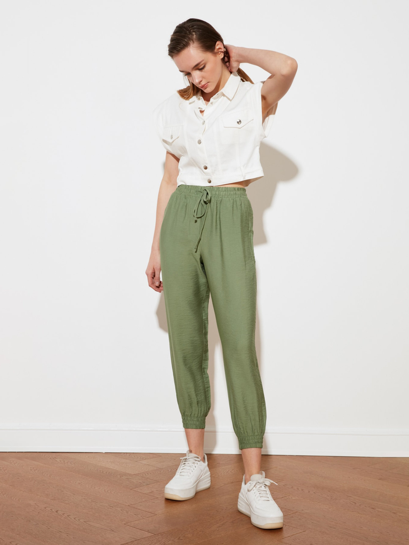 Джогери Trendyol модель TWOSS20PL0129/Yesil Джогери Trendyol модель TWOSS20PL0129/Yesil Фото