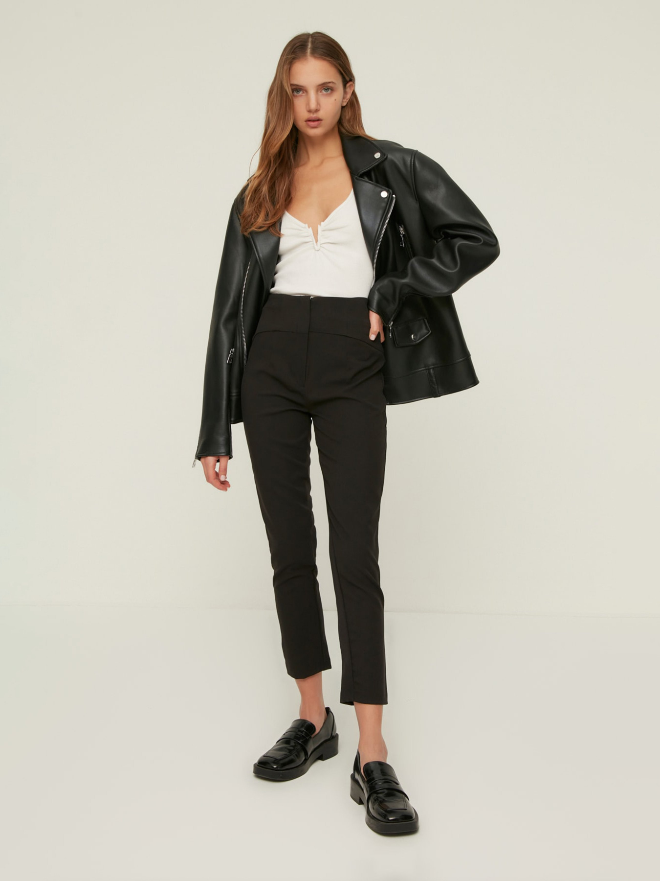 Штани повсякденні Trendyol модель TWOSS20PL0388/Siyah Фото