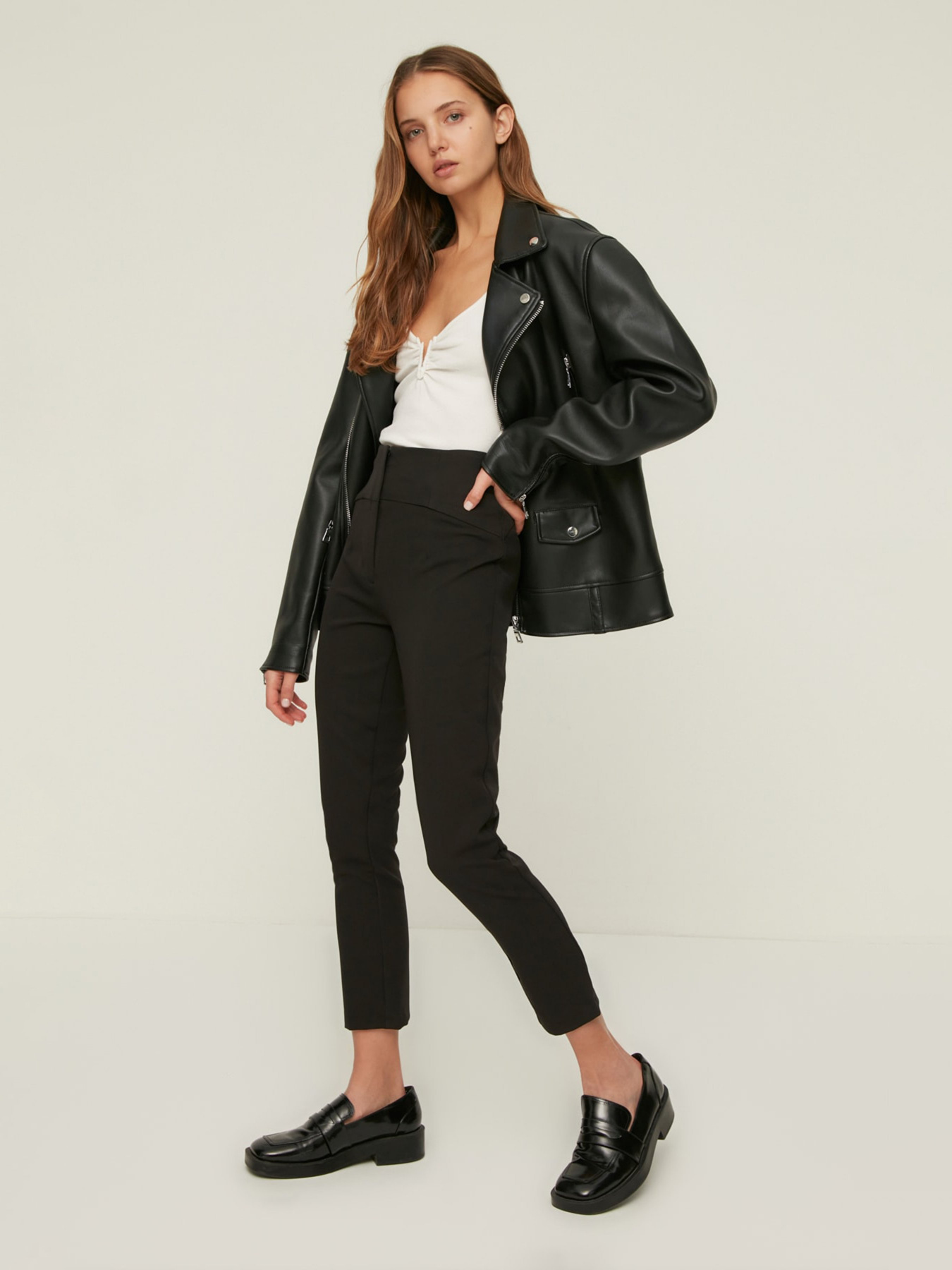 Повсякденні штани Trendyol модель TWOSS20PL0388/Siyah Фото