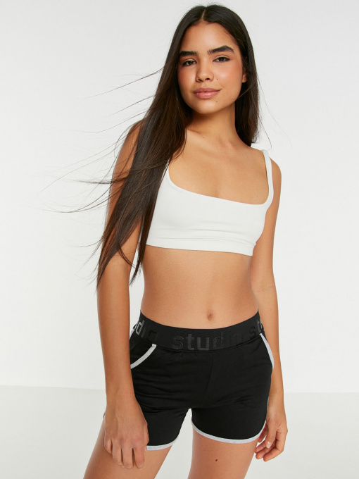 Повседневные шорты Trendyol модель TWOSS22SR00012/Siyah Фото