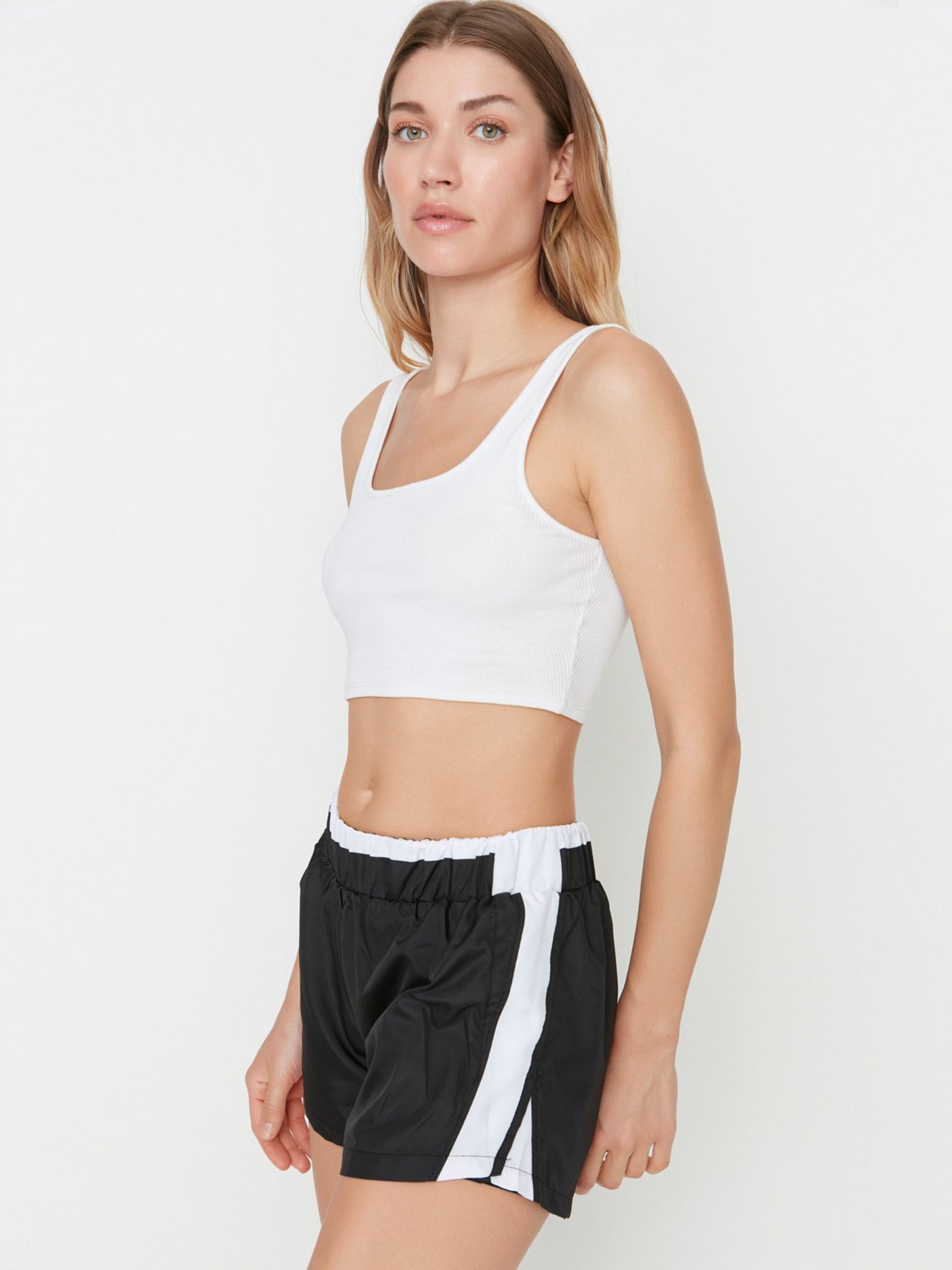 Шорти Trendyol модель TWOSS22SR00106/Siyah Фото