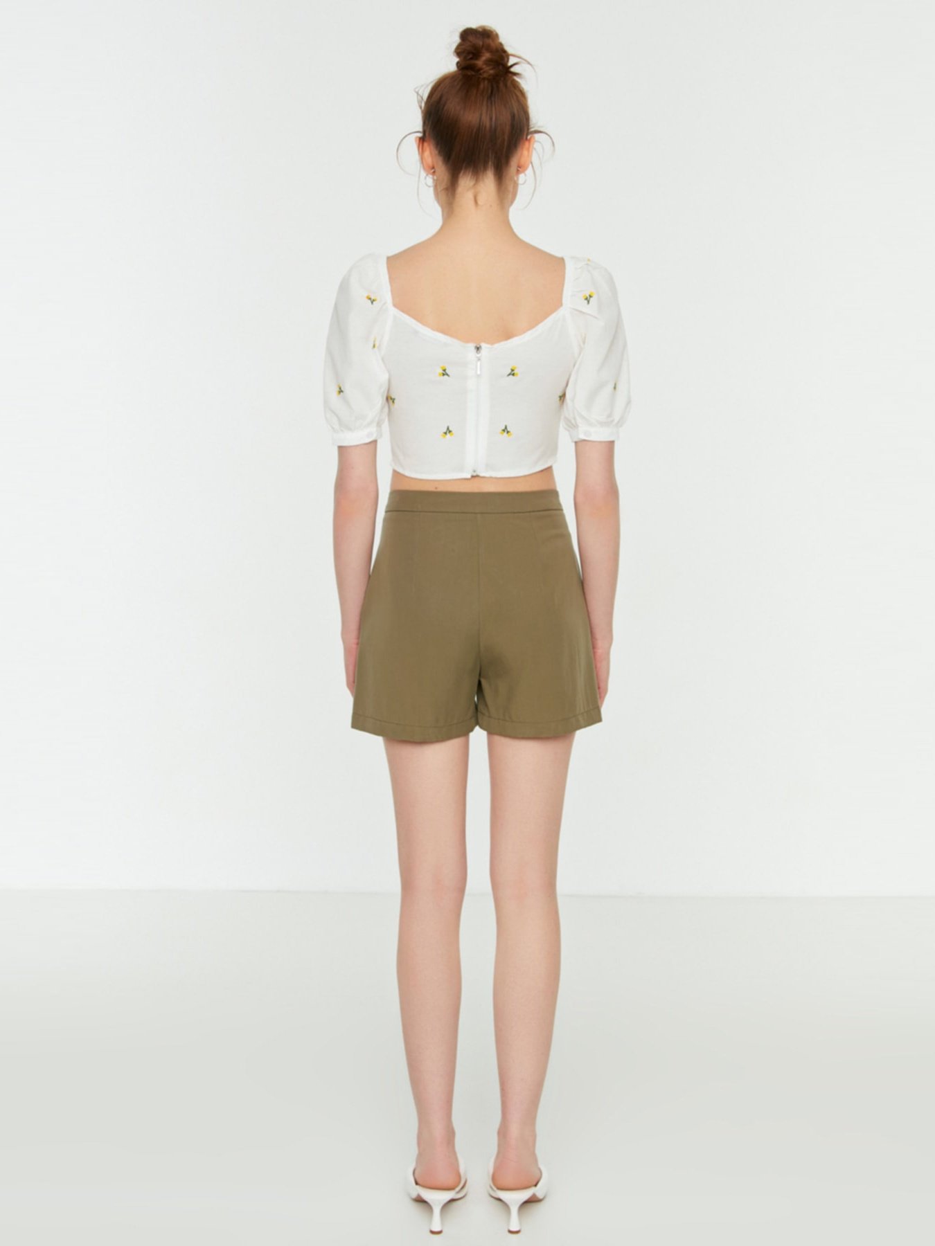 Повсякденні шорти Trendyol модель TWOSS22SR0340/Haki Фото