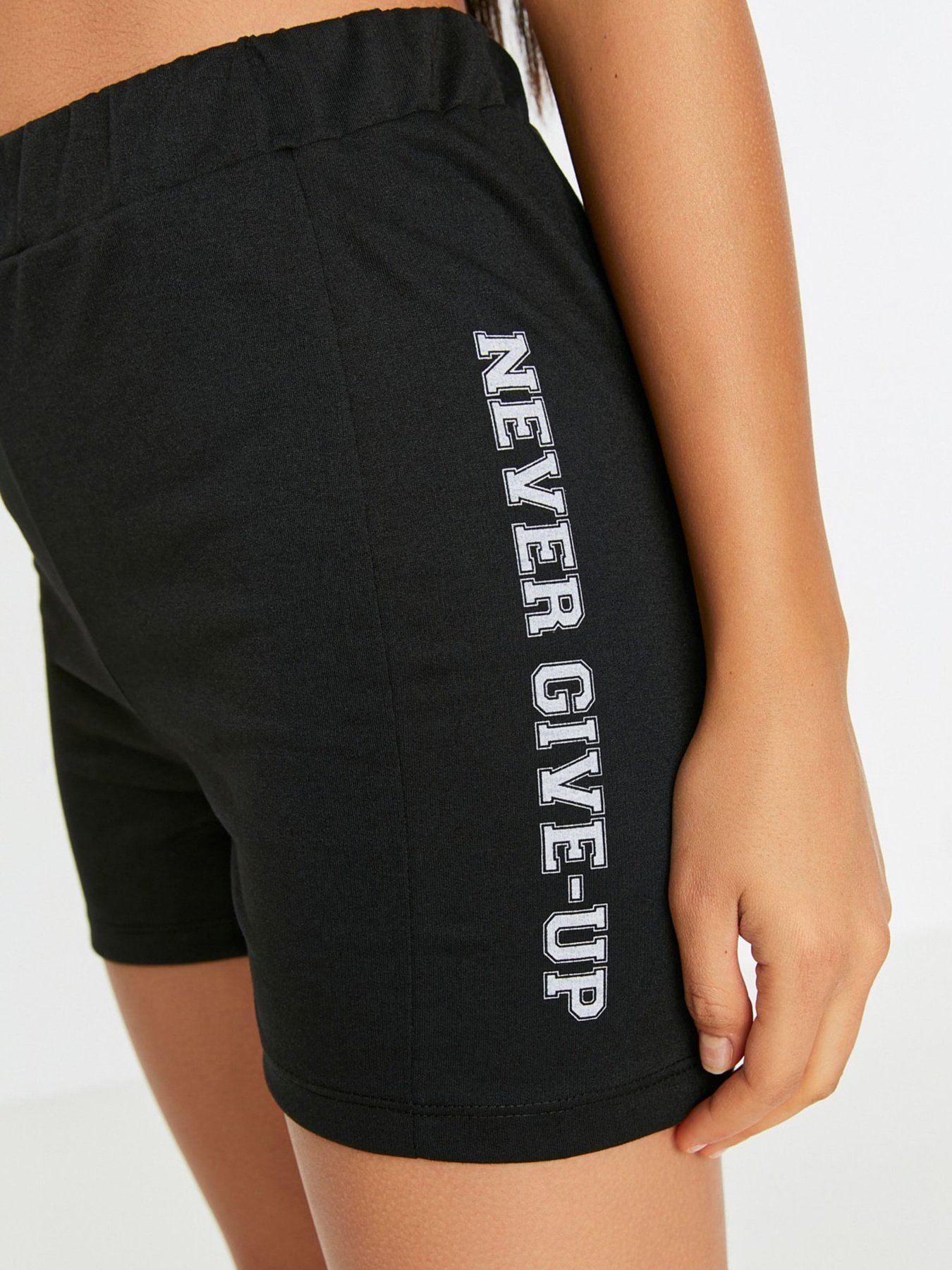 Повсякденні шорти Trendyol модель TWOSS22SR0504/Siyah Повсякденні шорти Trendyol модель TWOSS22SR0504/Siyah Фото