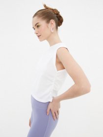 Футболка Trendyol модель TWOSS22TS0240/Beyaz Фото