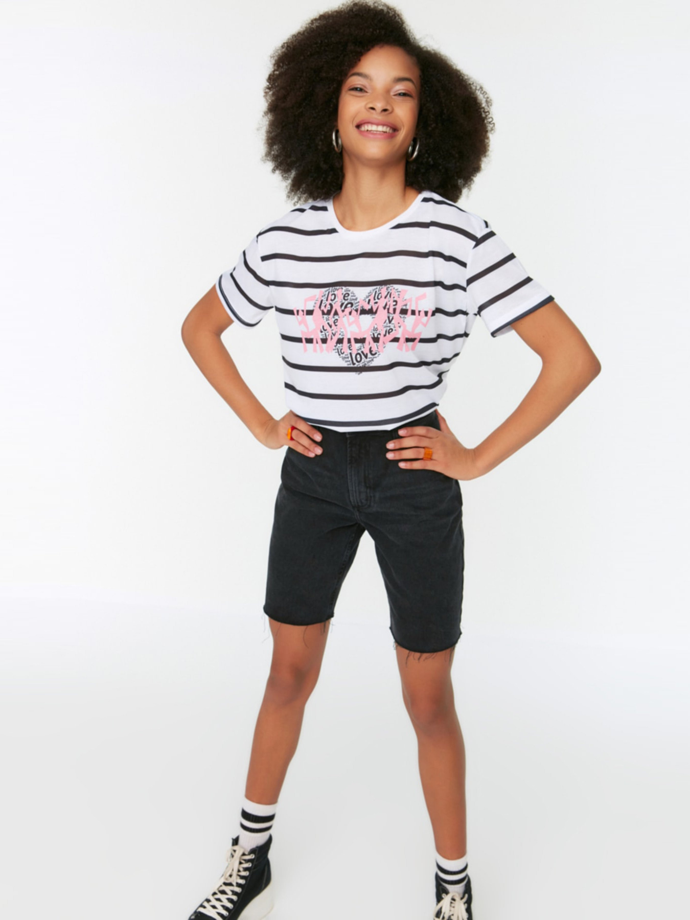 Футболка Trendyol модель TWOSS22TS0665/Siyah Фото