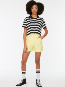 Футболка Trendyol модель TWOSS22TS1000/Siyah Фото