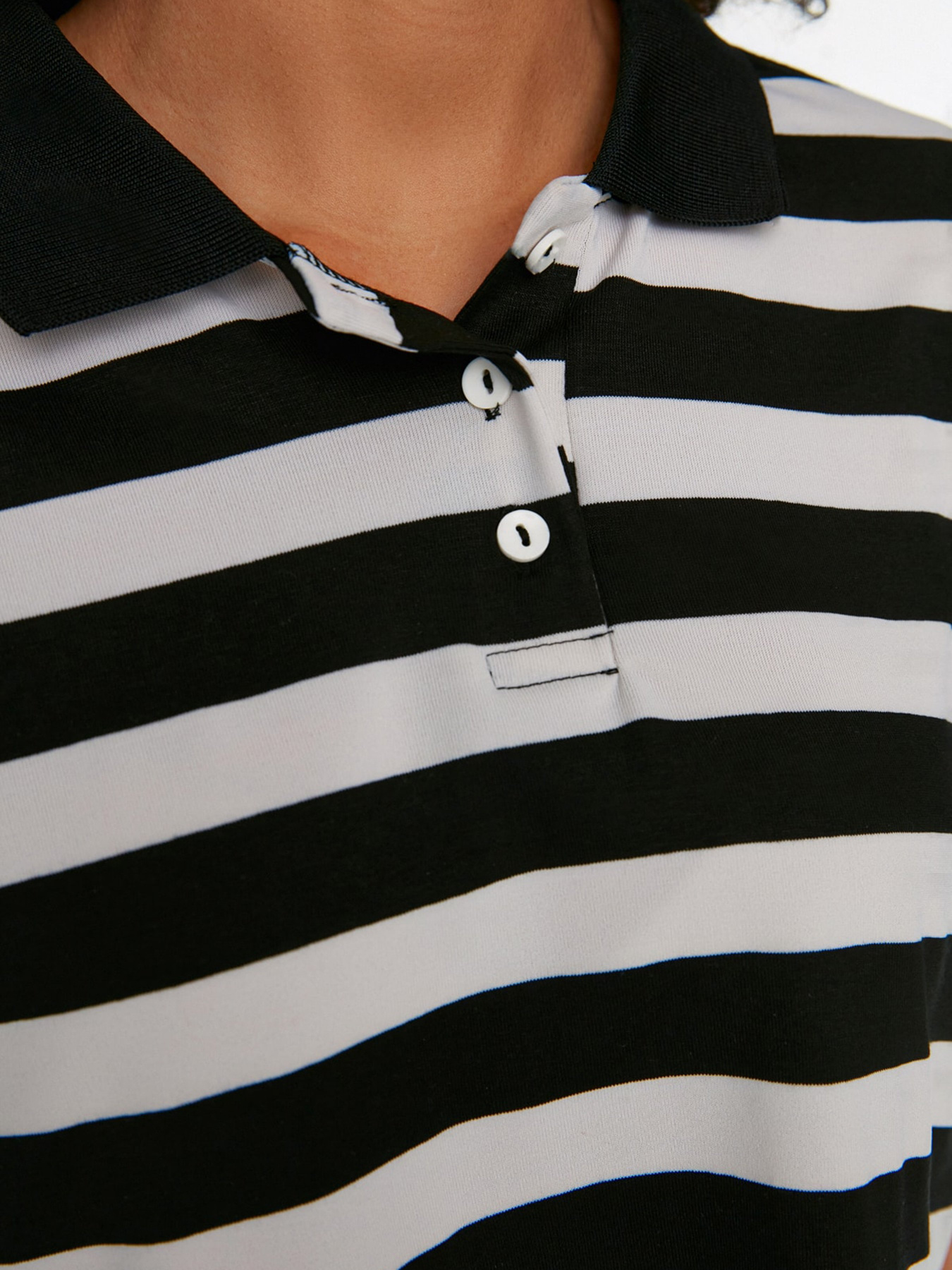 Футболка Trendyol модель TWOSS22TS1000/Siyah Фото