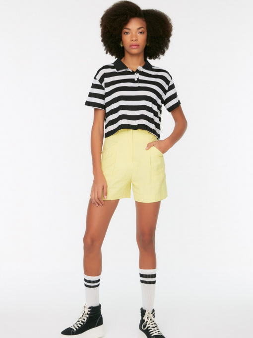 Футболка Trendyol модель TWOSS22TS1000/Siyah Фото