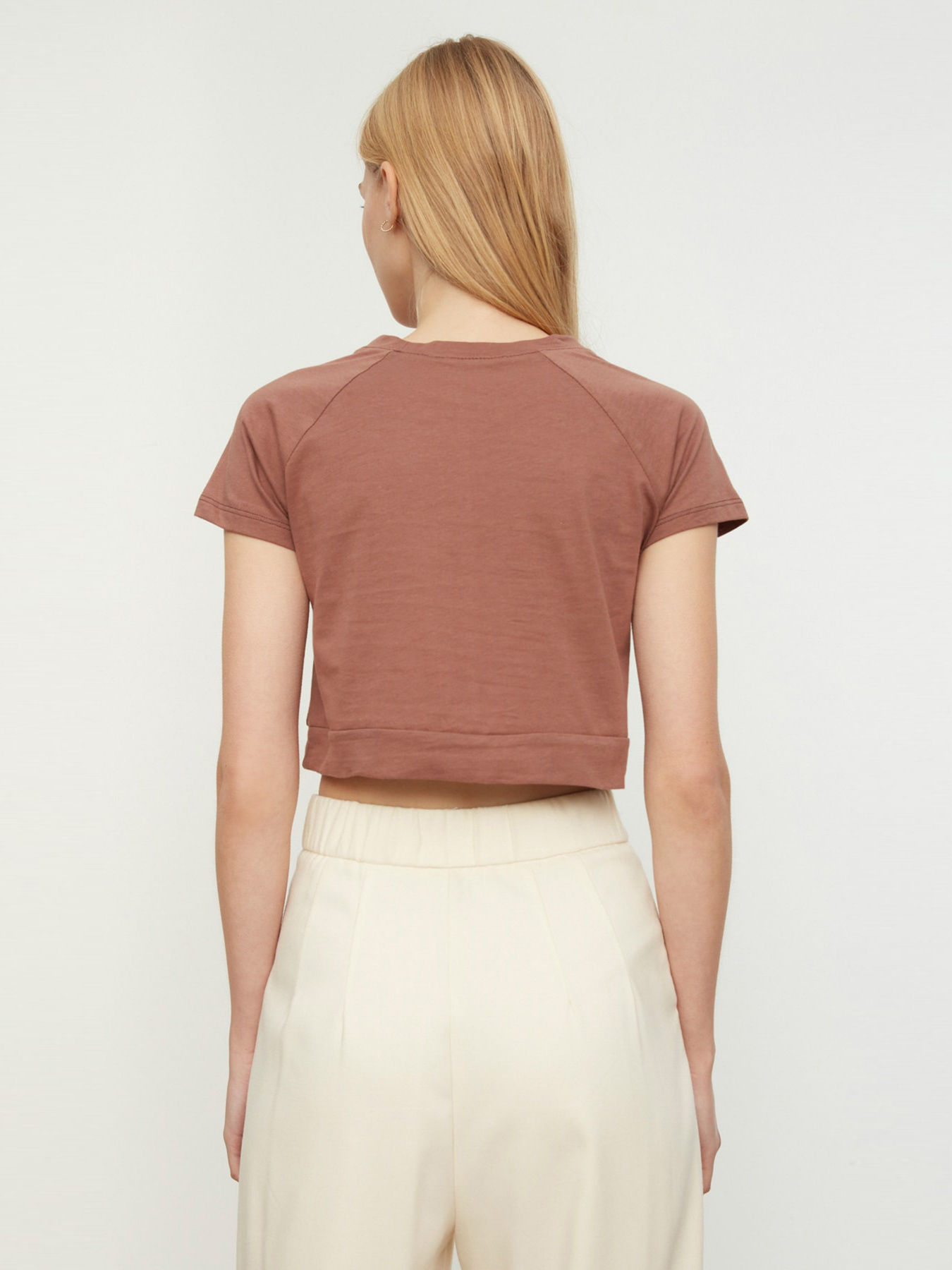 Футболка Trendyol модель TWOSS22TS1132/Kahverengi Фото