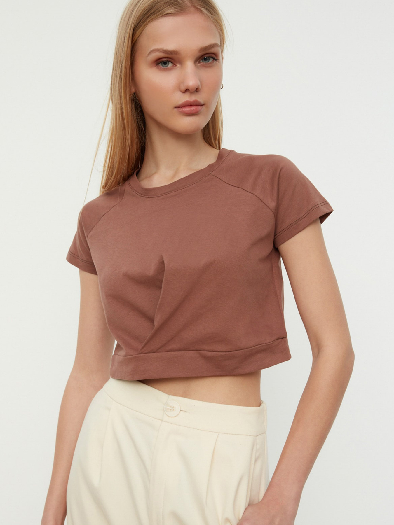 Футболка Trendyol модель TWOSS22TS1132/Kahverengi Фото