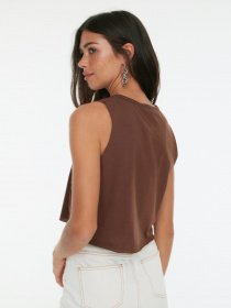 Футболка Trendyol модель TWOSS22TS1458/Kahverengi Фото