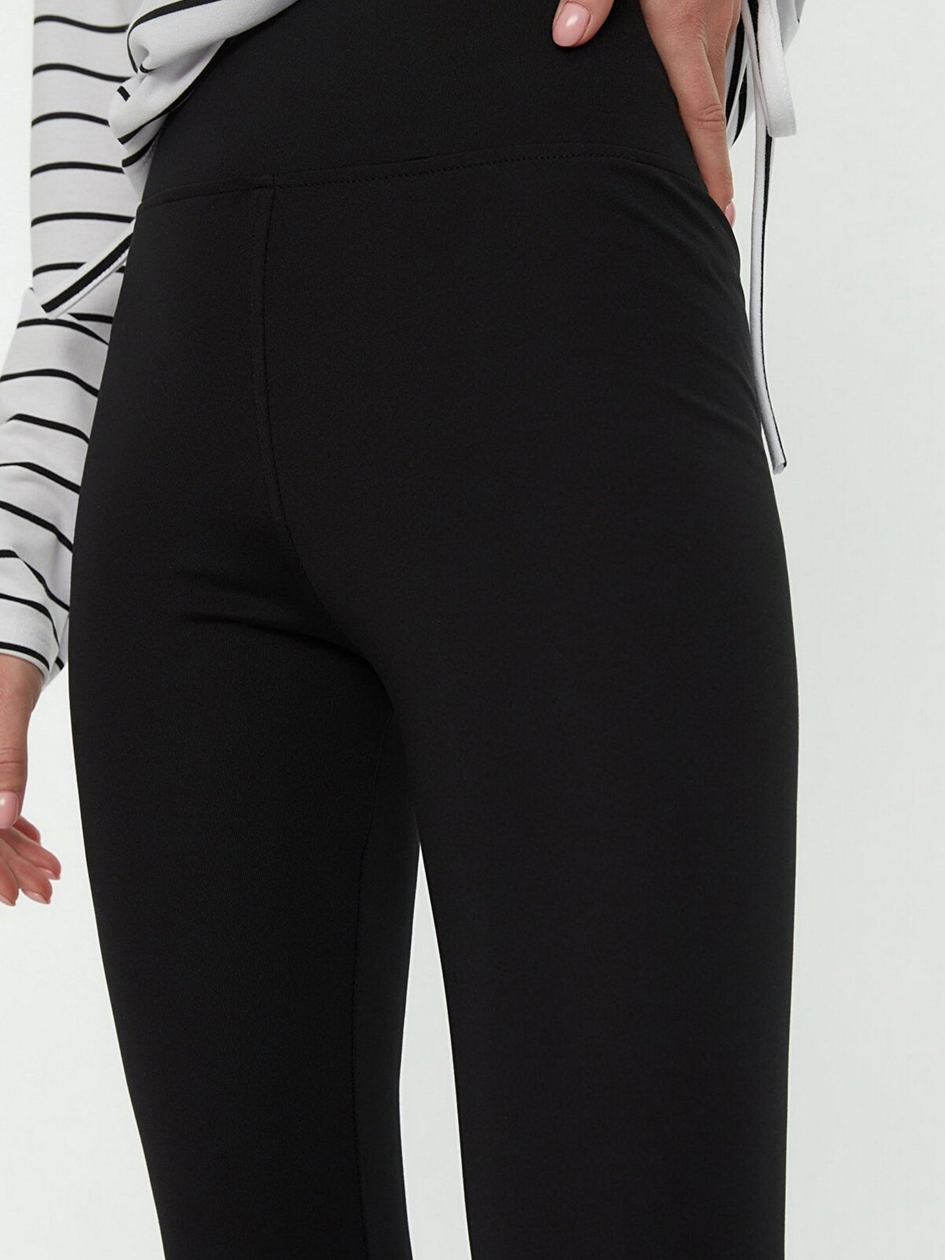 Легінси Trendyol модель TWOAW21TA0098/Siyah Фото