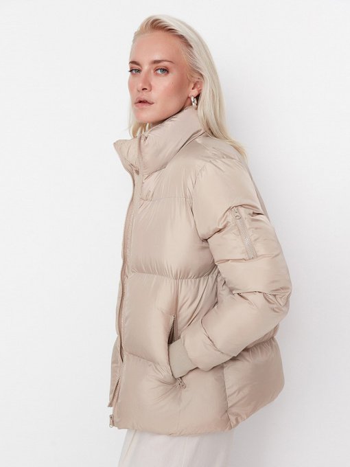 Демисезонная куртка Trendyol модель TWOAW23MO00248/Vizon Фото