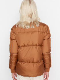 Демісезонна куртка Trendyol модель TWOAW23MO00248/Kahverengi Фото
