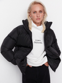 Демісезонна куртка Trendyol модель TWOAW23MO00248/Siyah Фото