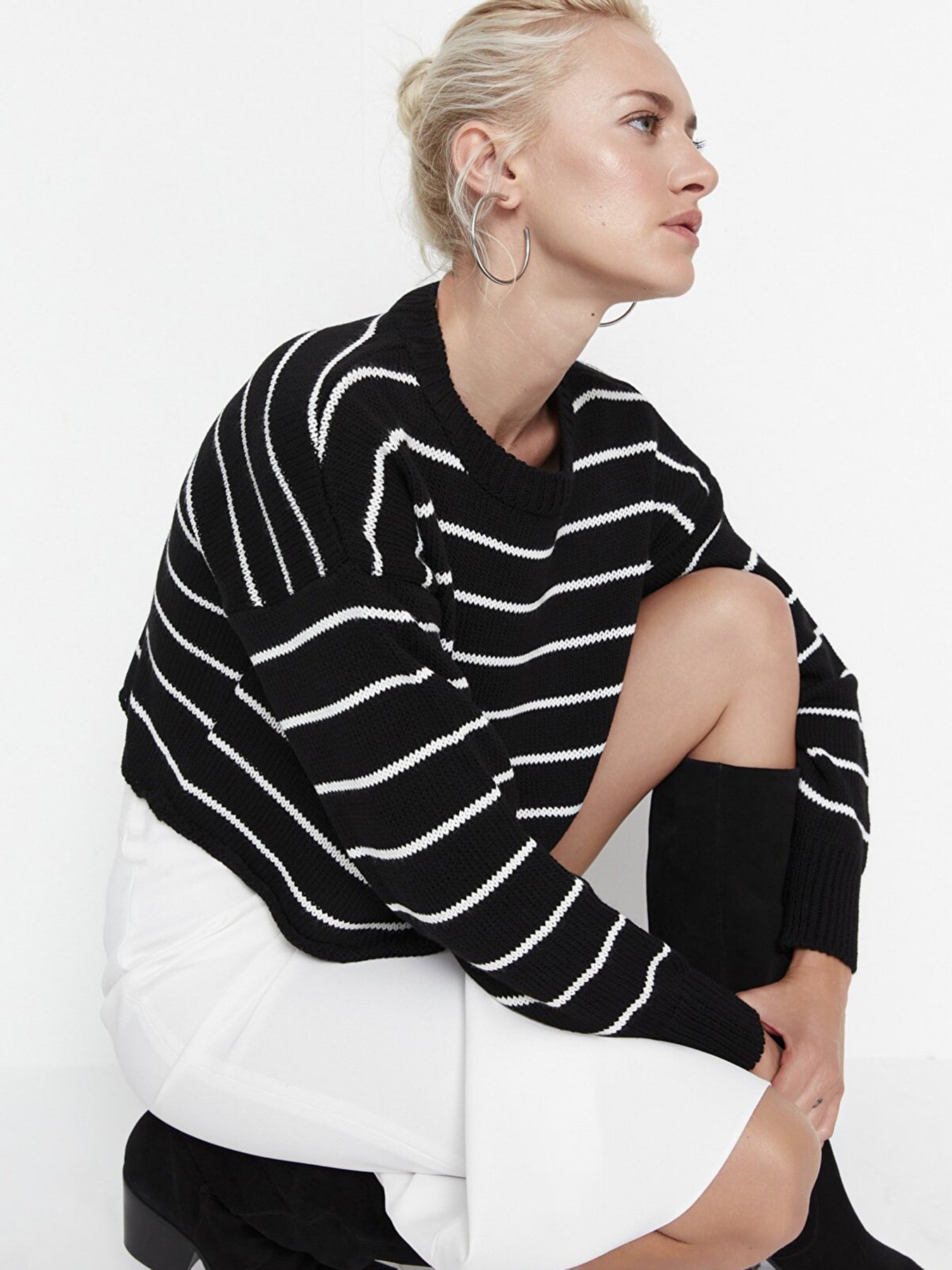 Джемпер Trendyol модель TWOAW23KZ01505/Siyah Фото