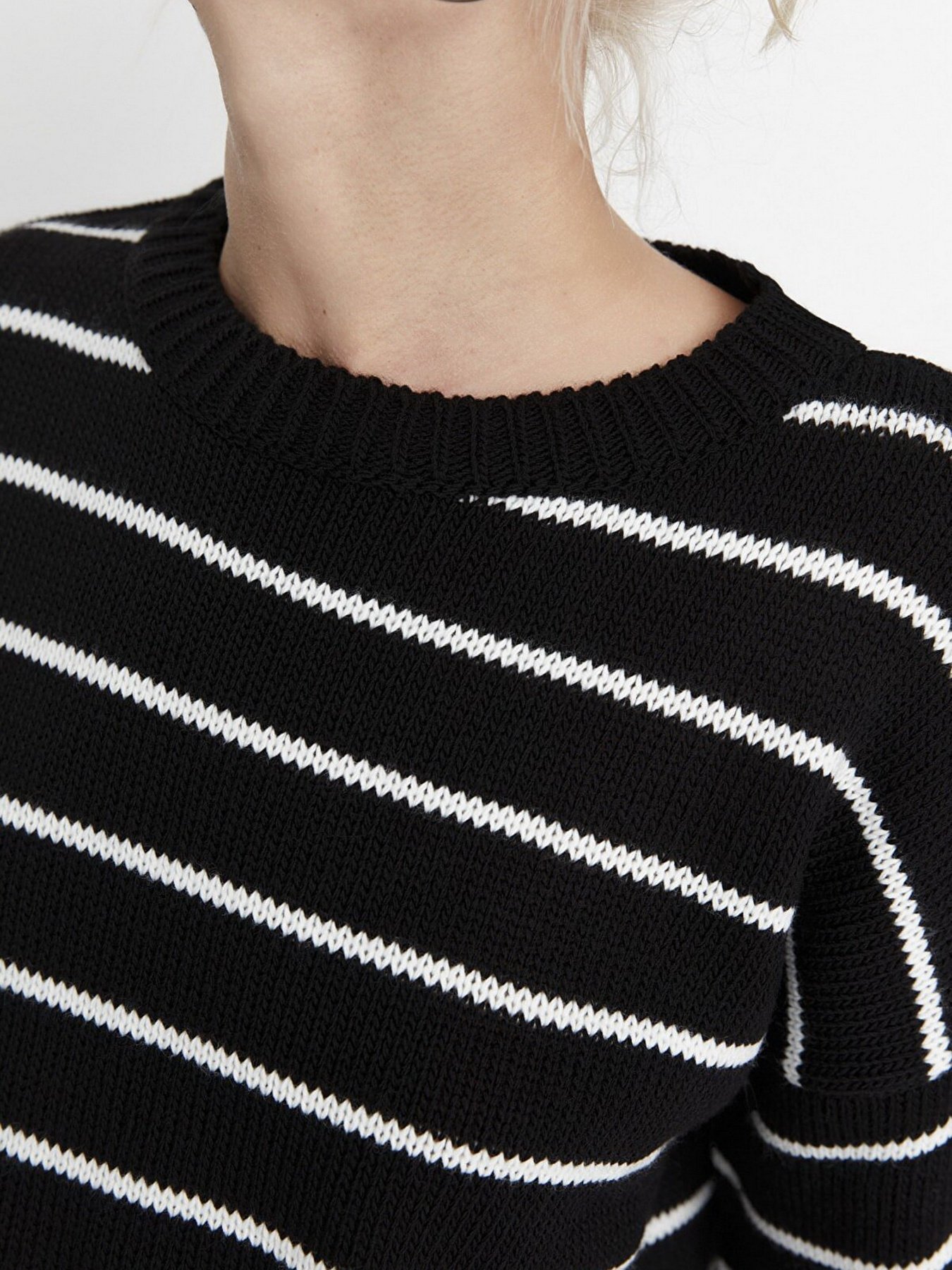 Джемпер Trendyol модель TWOAW23KZ01505/Siyah Фото