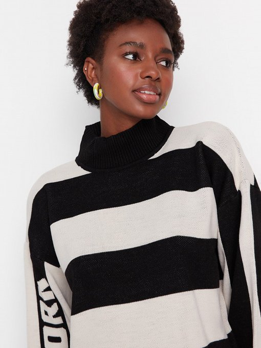 Джемпер Trendyol модель TWOAW23KZ01463/Siyah Фото