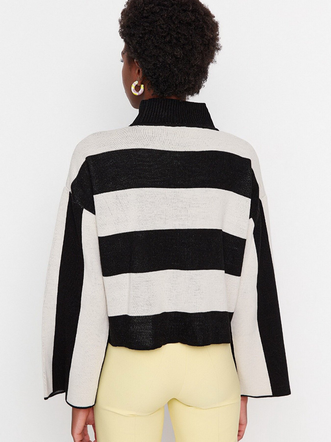 Джемпер Trendyol модель TWOAW23KZ01463/Siyah Джемпер Trendyol модель TWOAW23KZ01463/Siyah Фото