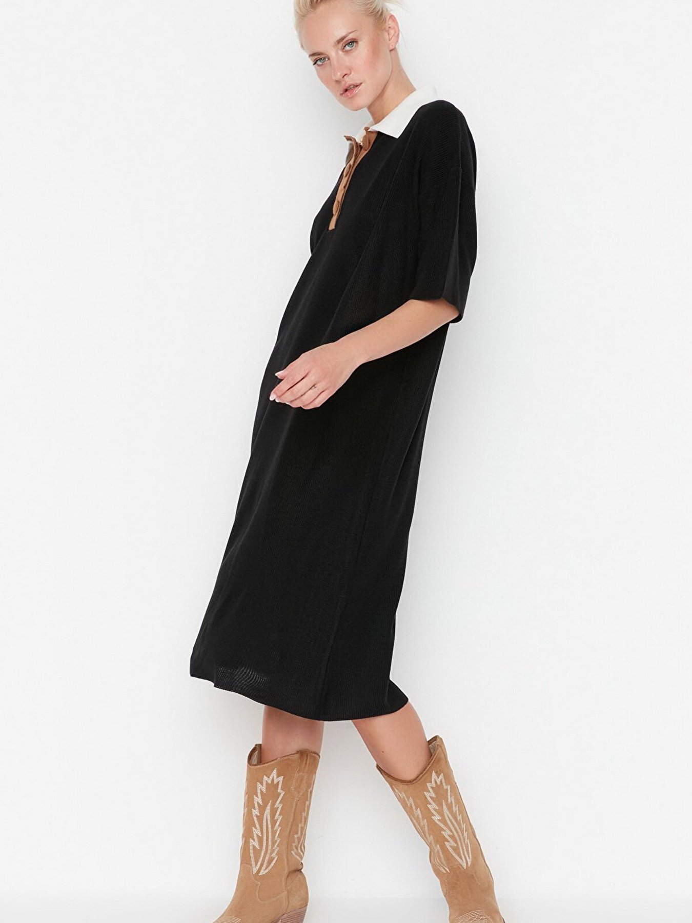 Платье миди Trendyol модель TWOAW23KZ00932/Siyah Фото