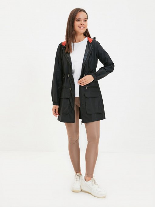 Плащ Trendyol модель TCTAW22YG0002/Siyah Фото