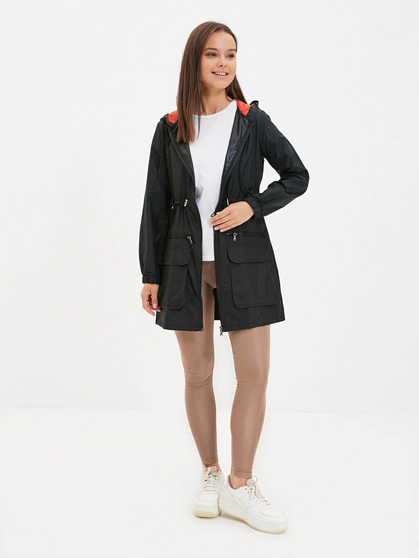 Плащ Trendyol модель TCTAW22YG0002/Siyah Фото