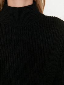 Свитер Trendyol модель TCTAW23KZ00048/Siyah Фото