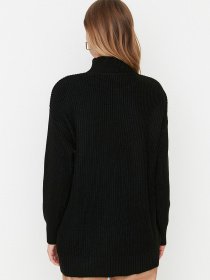 Свитер Trendyol модель TCTAW23KZ00048/Siyah Фото
